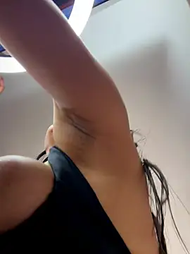 Snapshot of Eveliin__ chatting on June 3, 2026, 2:33 pm Eveliin online show from June 3, 2026, 2:33 pm