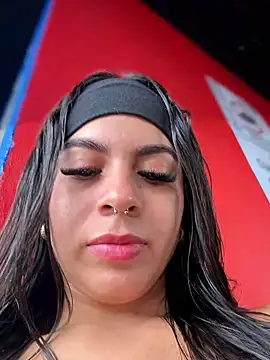 Snapshot of Eveliin__ chatting on June 7, 2026, 7:28 pm Eveliin online show from June 7, 2026, 7:28 pm