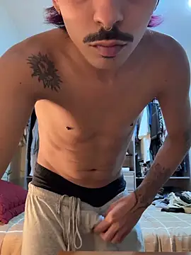 Snapshot of Henrynovinho chatting on May 23, 2026, 12:38 am Henrynovinho online show from May 23, 2026, 12:38 am