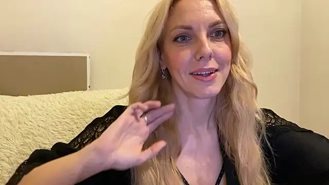 Snapshot of Allmaybe chatting on June 4, 2026, 6:25 pm Allmaybe online show from June 4, 2026, 6:25 pm