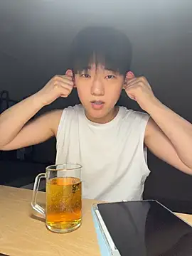 Snapshot of k-kinky chatting on June 8, 2026, 5:35 pm k-kinky online show from June 8, 2026, 5:35 pm