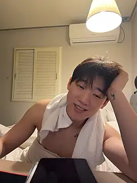 Snapshot of k-kinky chatting on June 12, 2026, 9:19 am k-kinky online show from June 12, 2026, 9:19 am