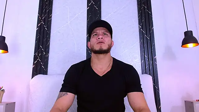 Snapshot of Maximiliano_Stronge chatting on June 11, 2026, 7:12 pm Maximiliano Stronge online show from June 11, 2026, 7:12 pm