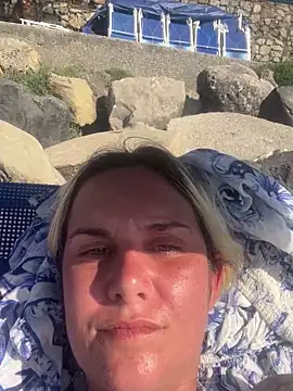 Sofia beee online show from May 24, 2026, 3:17 pm