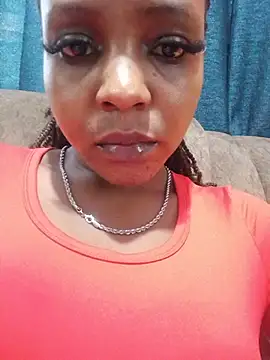 Snapshot of Queen_pretty2 chatting on July 6, 2026, 4:53 am Queen pretty2 online show from July 6, 2026, 4:53 am