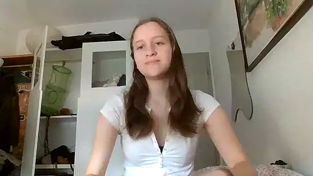 SoftieSophie online show from June 24, 2026, 6:01 am