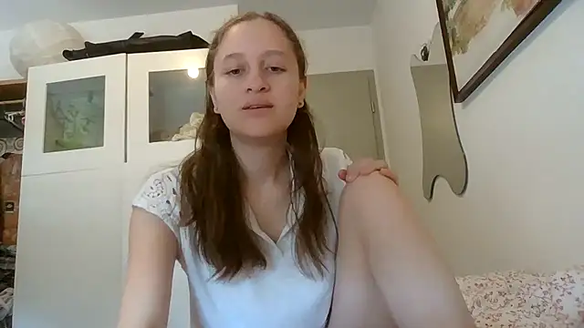 SoftieSophie online show from June 25, 2026, 6:07 am