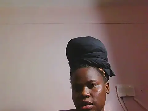 Snapshot of Midnight_whisper01 chatting on June 7, 2026, 2:05 am Midnight whisper01 online show from June 7, 2026, 2:05 am