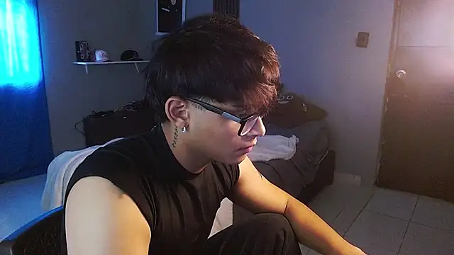 Mr yisuzz online show from July 4, 2026, 12:22 pm