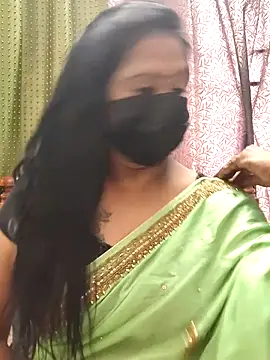 Snapshot of Meera_mia chatting on June 6, 2026, 9:25 am Meera mia online show from June 6, 2026, 9:25 am