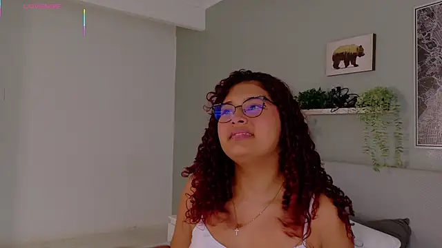 Snapshot of AmeliaLaurent_ chatting on June 5, 2026, 7:30 pm AmeliaLaurent online show from June 5, 2026, 7:30 pm