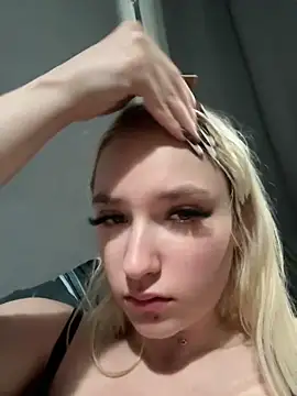 lisacryss3 online show from May 31, 2026, 2:53 am