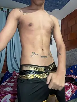 Snapshot of camiloest chatting on May 26, 2026, 4:30 am camiloest online show from May 26, 2026, 4:30 am