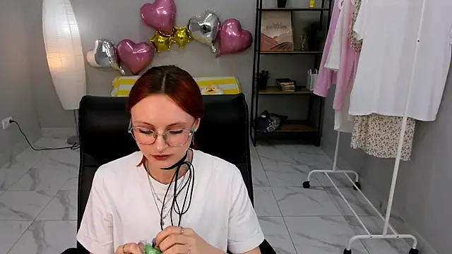 Alice Reid  online show from May 30, 2026, 1:52 pm