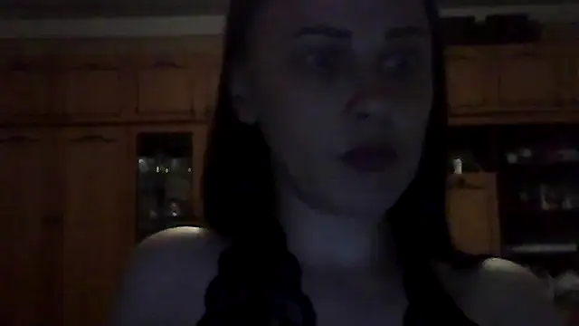 Snapshot of AsyjaLoew chatting on May 26, 2026, 5:20 pm AsyjaLoew online show from May 26, 2026, 5:20 pm