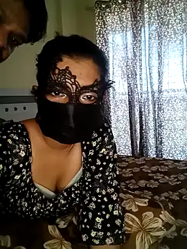 Snapshot of Desii_Couple69 chatting on May 27, 2026, 11:07 am Desii Couple69 online show from May 27, 2026, 11:07 am
