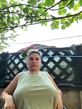 Snapshot of evaxxxcurvyxxx chatting on May 27, 2026, 6:32 am evaxxxcurvyxxx online show from May 27, 2026, 6:32 am