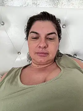 Snapshot of evaxxxcurvyxxx chatting on June 16, 2026, 11:57 am evaxxxcurvyxxx online show from June 16, 2026, 11:57 am