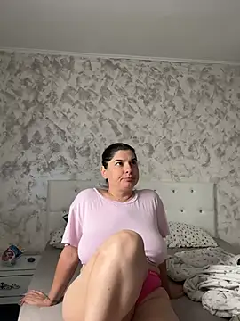 Snapshot of evaxxxcurvyxxx chatting on July 8, 2026, 12:53 pm evaxxxcurvyxxx online show from July 8, 2026, 12:53 pm