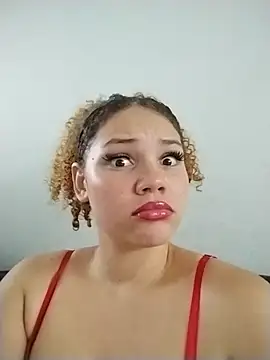 Snapshot of RoouseSiren chatting on July 9, 2026, 9:52 pm RoouseSiren online show from July 9, 2026, 9:52 pm