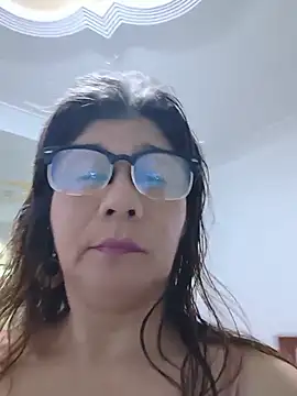 Snapshot of fire_mommy chatting on June 19, 2026, 10:24 pm fire mommy online show from June 19, 2026, 10:24 pm