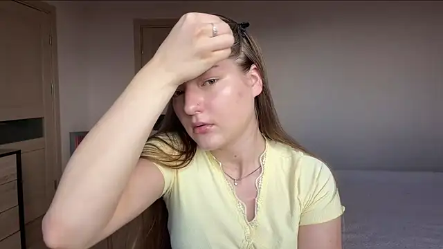 lizzzanatooo online show from July 12, 2026, 10:39 am
