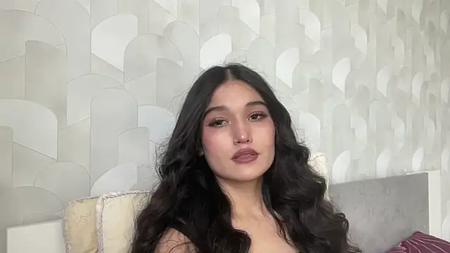 Snapshot of LisetteParajon chatting on July 7, 2026, 7:23 am LisetteParajon online show from July 7, 2026, 7:23 am