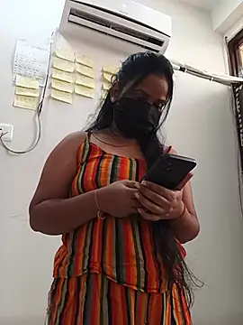 Snapshot of Riya_hot8 chatting on July 10, 2026, 8:07 am Riya hot8 online show from July 10, 2026, 8:07 am