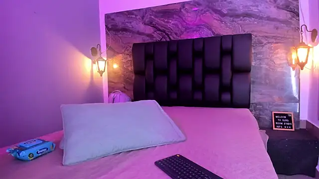 Snapshot of Cristal_quintero chatting on June 21, 2026, 12:35 am Cristal quintero online show from June 21, 2026, 12:35 am