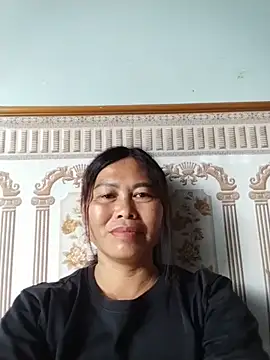 Snapshot of -Hatybi- chatting on July 7, 2026, 8:51 am -Hatybi- online show from July 7, 2026, 8:51 am