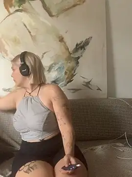 Ella Bloom online show from June 12, 2026, 9:52 am