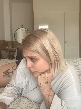 Ella Bloom online show from June 17, 2026, 11:01 am