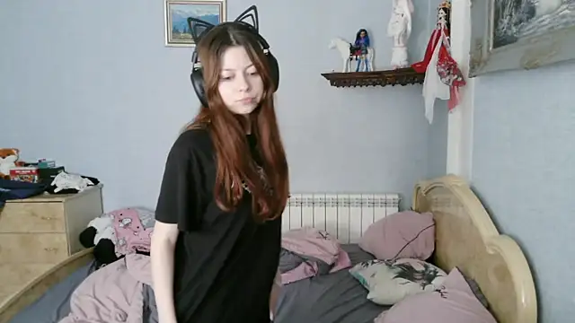 AlessiaViolet online show from June 11, 2026, 9:40 am
