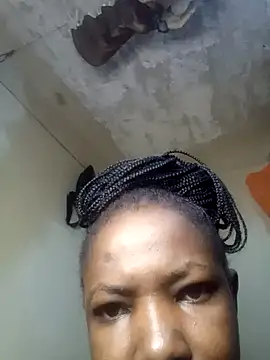 Snapshot of sweetbannie chatting on May 30, 2026, 10:56 am sweetbannie online show from May 30, 2026, 10:56 am