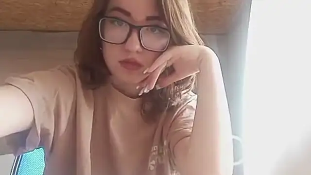 OliviaMoment online show from June 14, 2026, 9:11 am