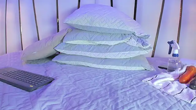 ScarletMilf 1 online show from June 15, 2026, 3:09 am