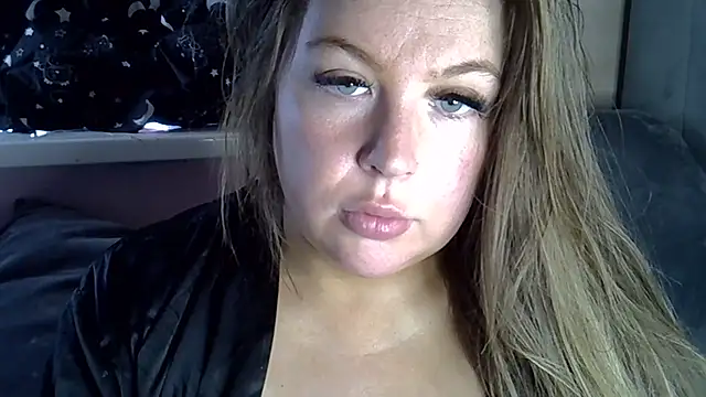 Snapshot of KikiBlackxx chatting on May 30, 2026, 10:12 am KikiBlackxx online show from May 30, 2026, 10:12 am