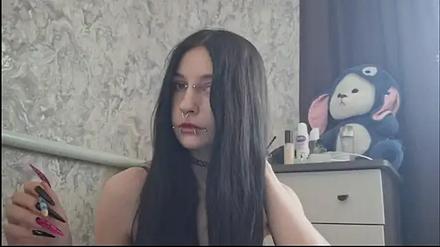 Snapshot of KrissyHiott chatting on May 31, 2026, 6:10 am KrissyHiott online show from May 31, 2026, 6:10 am