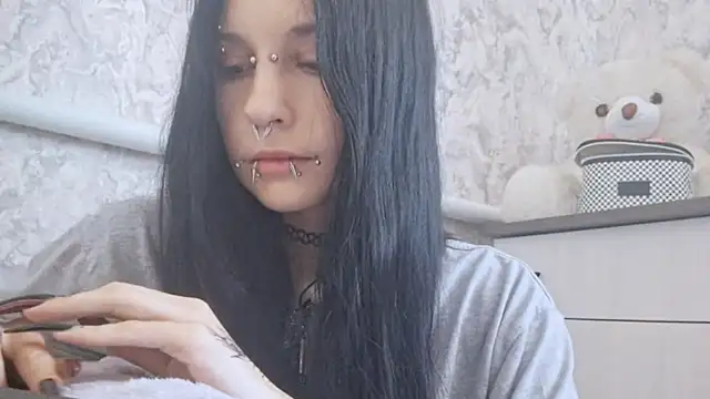 Snapshot of KrissyHiott chatting on June 13, 2026, 4:54 am KrissyHiott online show from June 13, 2026, 4:54 am