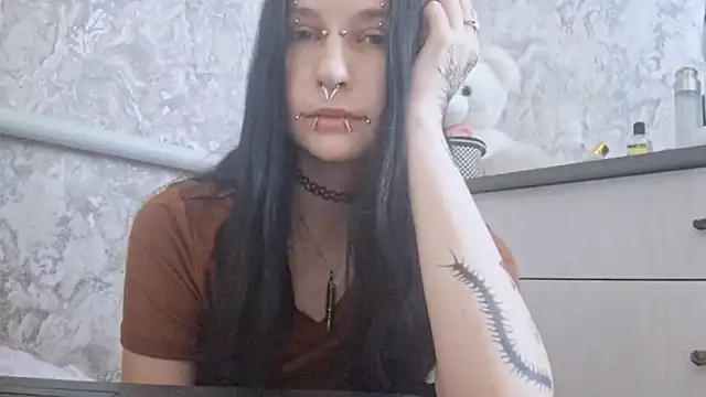 Snapshot of KrissyHiott chatting on June 21, 2026, 4:26 am KrissyHiott online show from June 21, 2026, 4:26 am