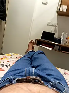 indiboy009 online show from December 4, 2025, 6:38 pm