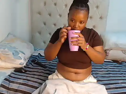 Lihle 00 online show from June 13, 2026, 6:50 pm
