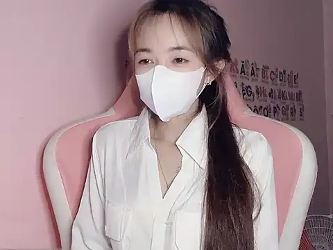 Alee8668 online show from July 6, 2026, 4:42 pm
