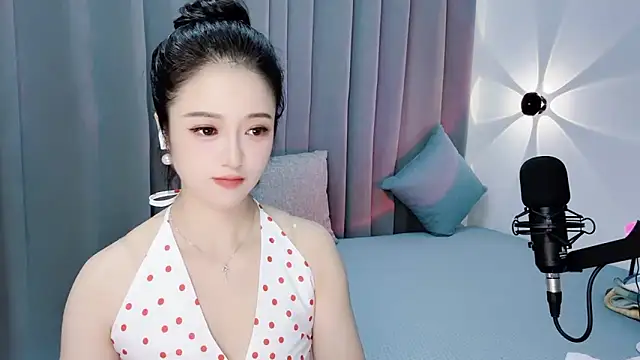 Snapshot of Momo-Wow chatting on July 13, 2026, 6:27 am Momo-Wow online show from July 13, 2026, 6:27 am