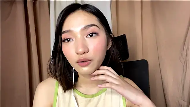 DevoraDoucette online show from June 3, 2026, 5:21 am