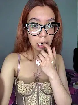Snapshot of Nana-Komatsu chatting on July 11, 2026, 6:27 am Nana-Komatsu online show from July 11, 2026, 6:27 am