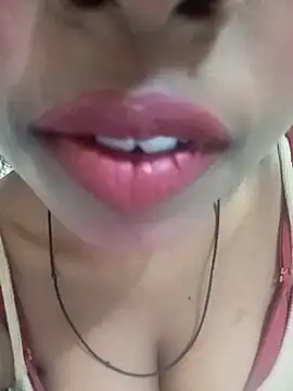 Snapshot of Sexy-Zeenat chatting on June 2, 2026, 7:54 am Sexy-Zeenat online show from June 2, 2026, 7:54 am