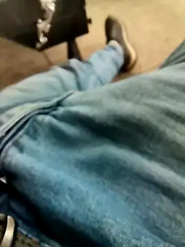 Snapshot of Singlemaleforcouples chatting on December 20, 2024, 11:21 am Singlemaleforcouples online show from December 20, 2024, 11:21 am