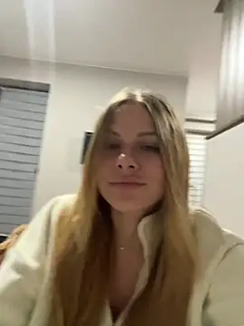 MonoGirl online show from July 23, 2026, 7:01 pm