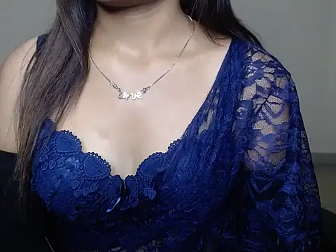 Snapshot of Elle_lala chatting on June 10, 2026, 4:01 am Elle lala online show from June 10, 2026, 4:01 am